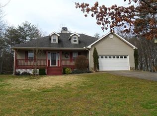 188 Grindstone Creek Dr, Clarkesville, GA 30523