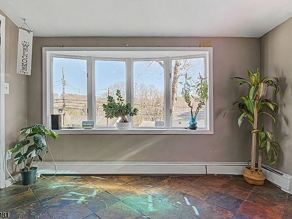 4th image of 599 Berkshire Valley Rd