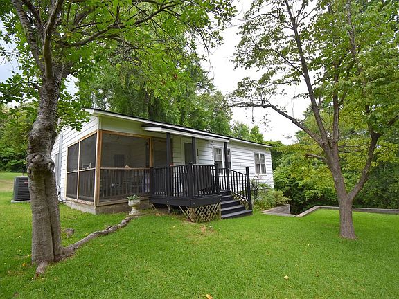 3rd image of 307 Brainerd Ave