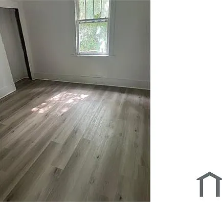 215 Dewitt Ave — Photo 2