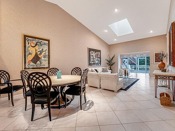 4th image of 7541 Island Breeze Terrace