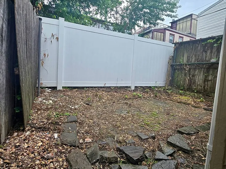 107 Mulberry St — Photo 20