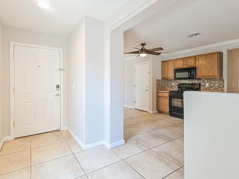 90 W Calle Sauco — Photo 5