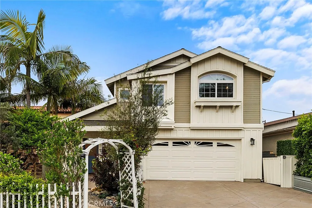 3 bed, 2.5 bath, 2097 sqft, $7,950 — Photo 1