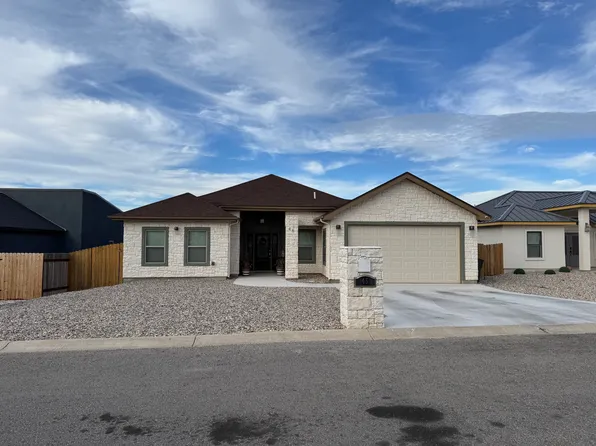 45 Yvonne Dr, Del Rio, TX 78840