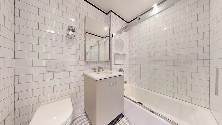 Rented by Bond New York | media 12