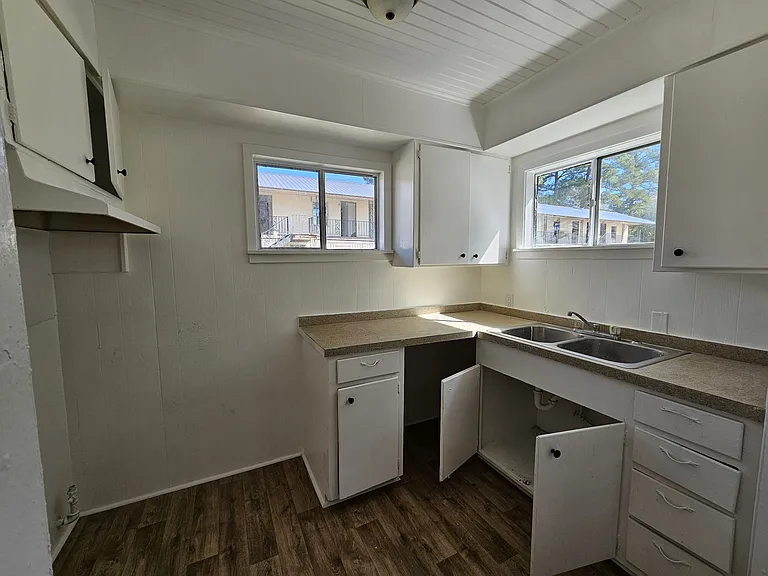 403 E 3rd St #405 — Photo 19