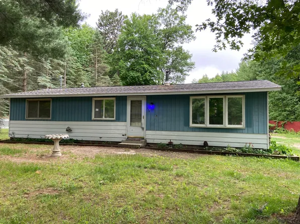 226 Vienna Ct, Houghton Lake, MI 48629