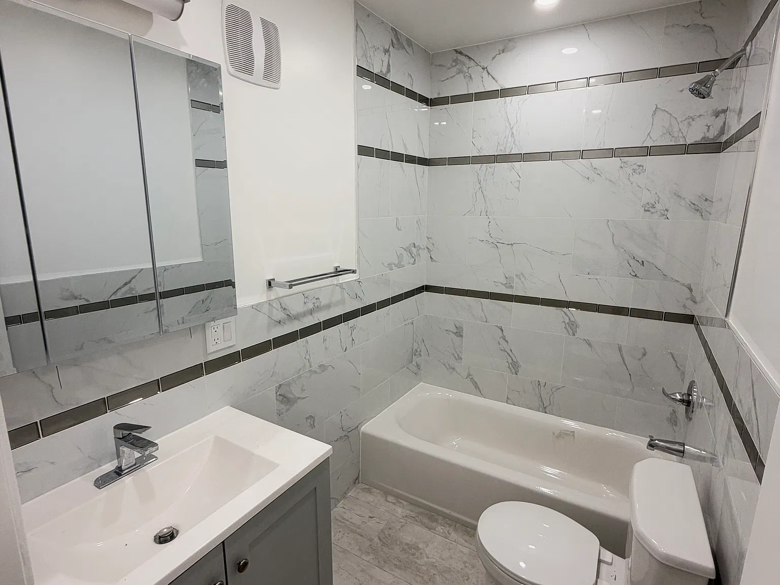3 bed, 1.5 bath, $3,800 — Photo 4
