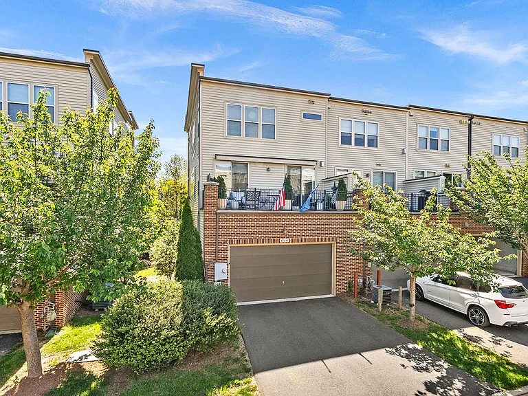 22840 Goldsborough Ter — Photo 41