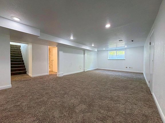 5th image of 4015 N Ash St