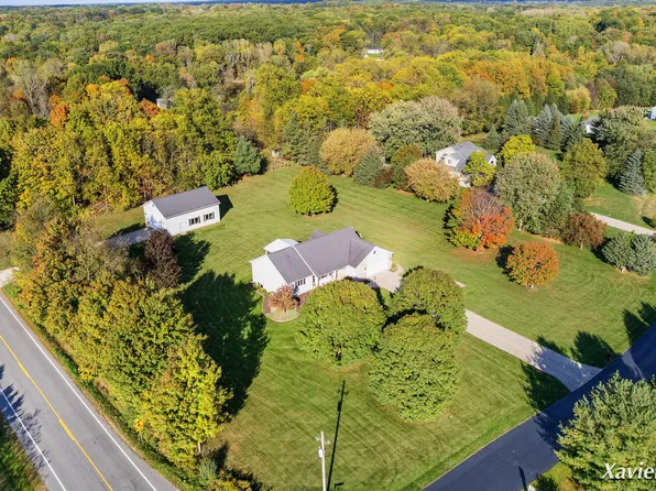 10050 S Ridge Dr SE, Caledonia, MI 49316
