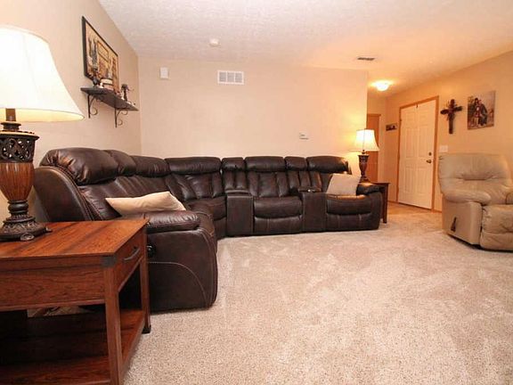 5th image of 341 Belfry Ln