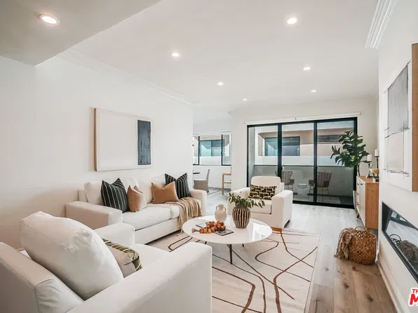 430 N Maple Dr APT 203, Beverly Hills, CA 90210