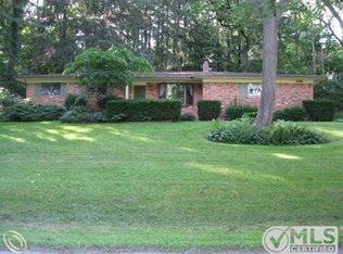1335 Plover Dr, Highland, MI 48357