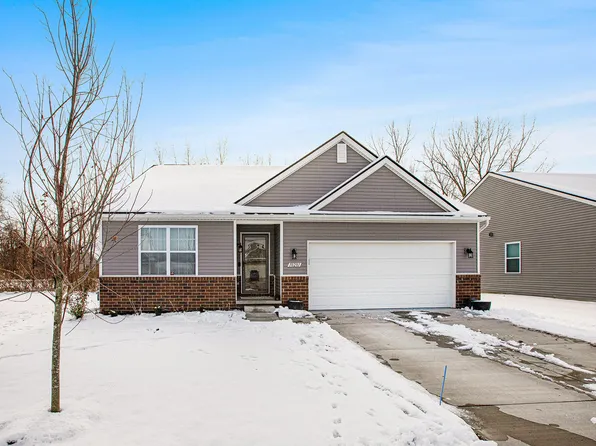 10281 Swan Lake Cir, Ypsilanti, MI 48197