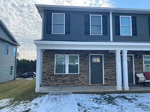 1st image of 1573 Oak Leaf Dr NW