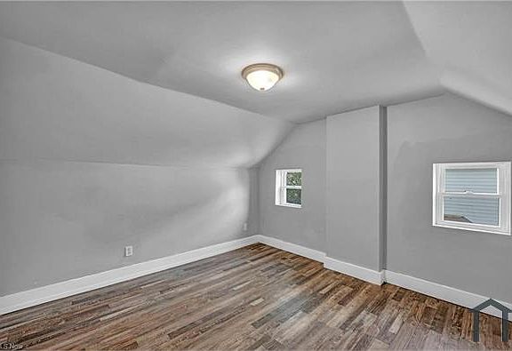 4th image of 3502 Walton Ave