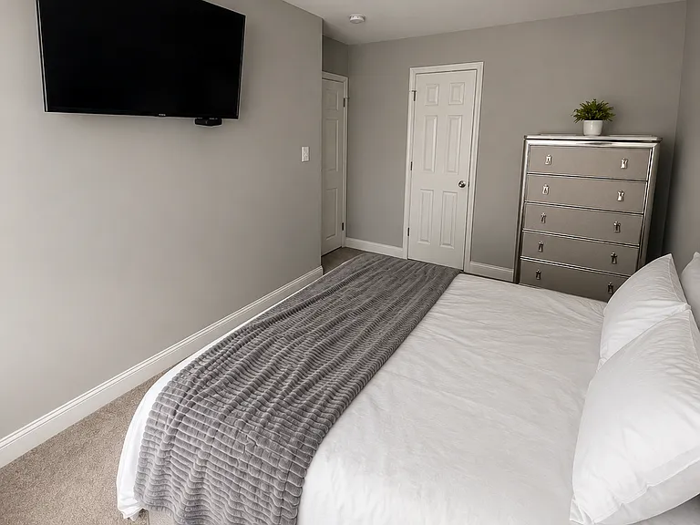 1216 E Cold Spring Ln — Photo 7