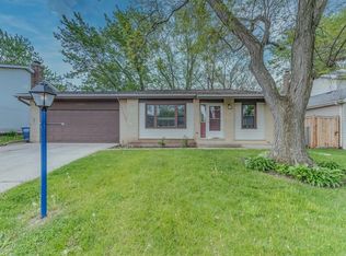 5S765 Malibu Ln, Naperville, IL
