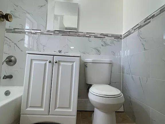 3rd image of 394 Stuyvesant Ave APT 10