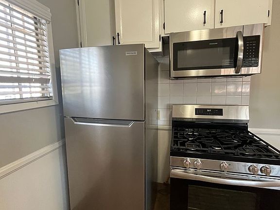 5th image of 10238 England Ave APT 4