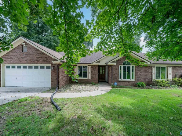 100 Doe Creek Cir, Toney, AL 35773