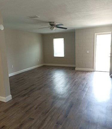 3rd image of 1018-1027 Century Dr #10