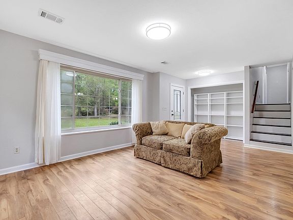 5th image of 7031 Dardwood Ln