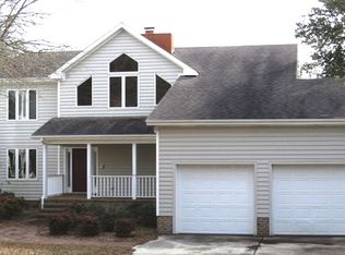 1031 Chadwick Shores Dr, Sneads Ferry, NC 28460