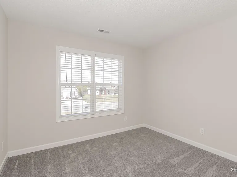104 Lenox Ln — Photo 8