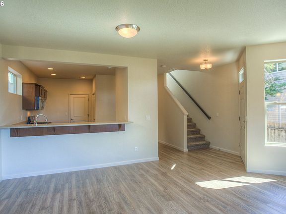 3rd image of 13707 NE 64th Cir