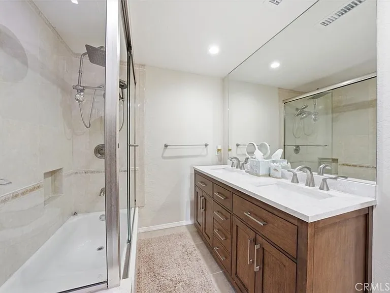 227 S Irena Ave — Photo 53