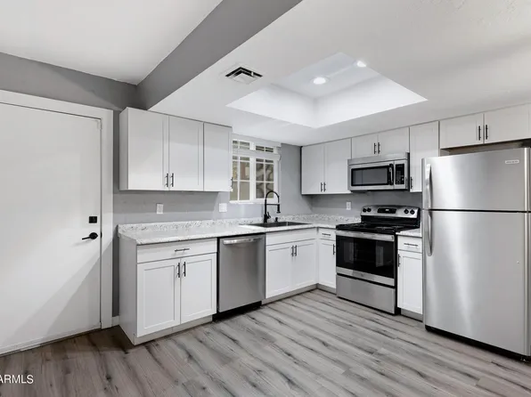 6114 W TOWNLEY Avenue W, Glendale, AZ 85302