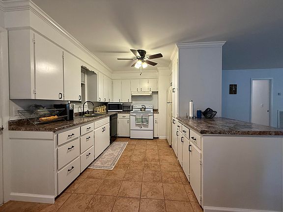 5th image of 55 Maplehurst Ln