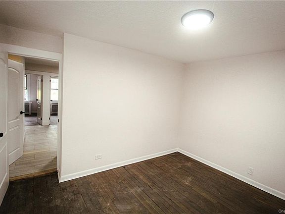 5th image of 224 Jessamine Ave