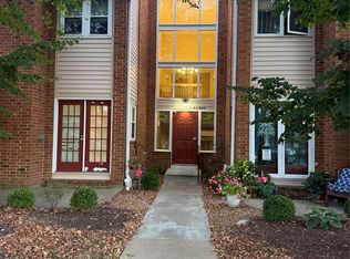 1300 Holgate Dr UNIT G1, Ballwin, MO 63021