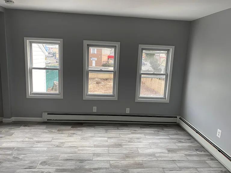 449-451 Westminster Ave #2 — Photo 5