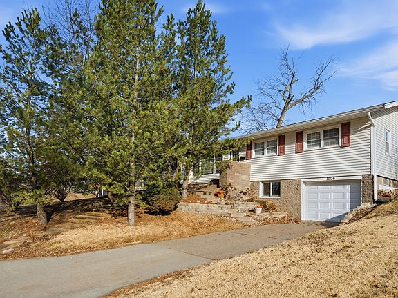2nd image of 1006 Hillside Dr