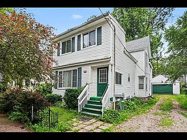 132 Reed Ave, Kalamazoo, MI 49001