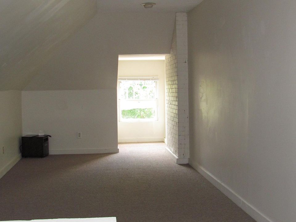 1st image of 2304 N High St #1/2