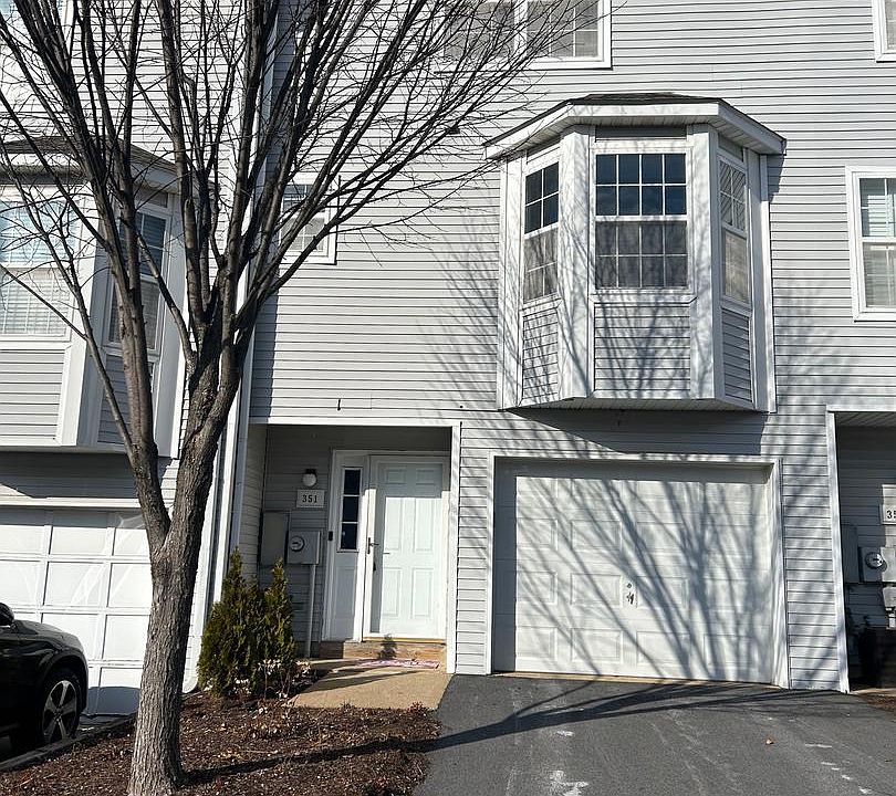 1st image of 351 Huntington Ct #15