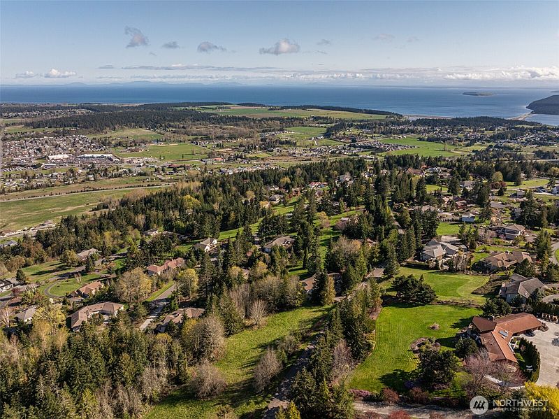 4th image of 999 Ravens Ridge Road