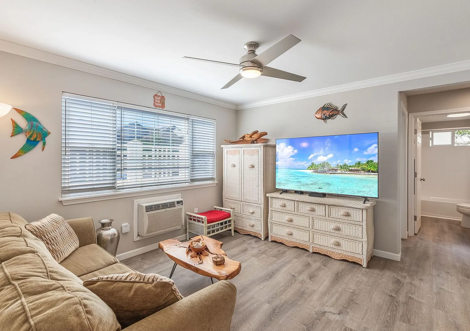 Fully furnished 2 bedroom, 2 bath at Villas at Kenolio — Photo 1