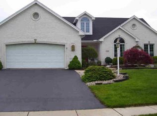 7293 Hidden Valley Dr, Lambertville, MI 48144