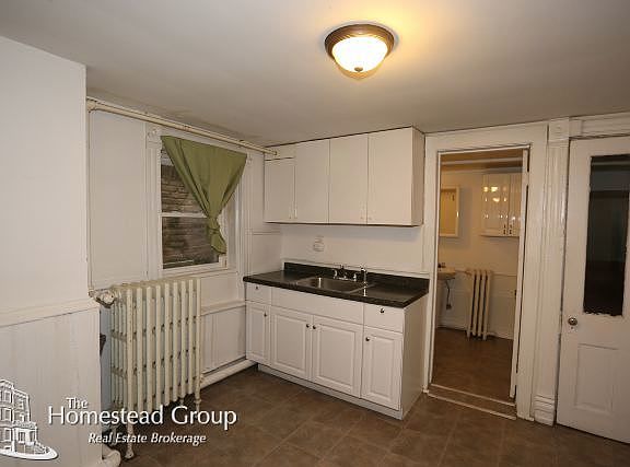 2nd image of 3519 N Hermitage Ave