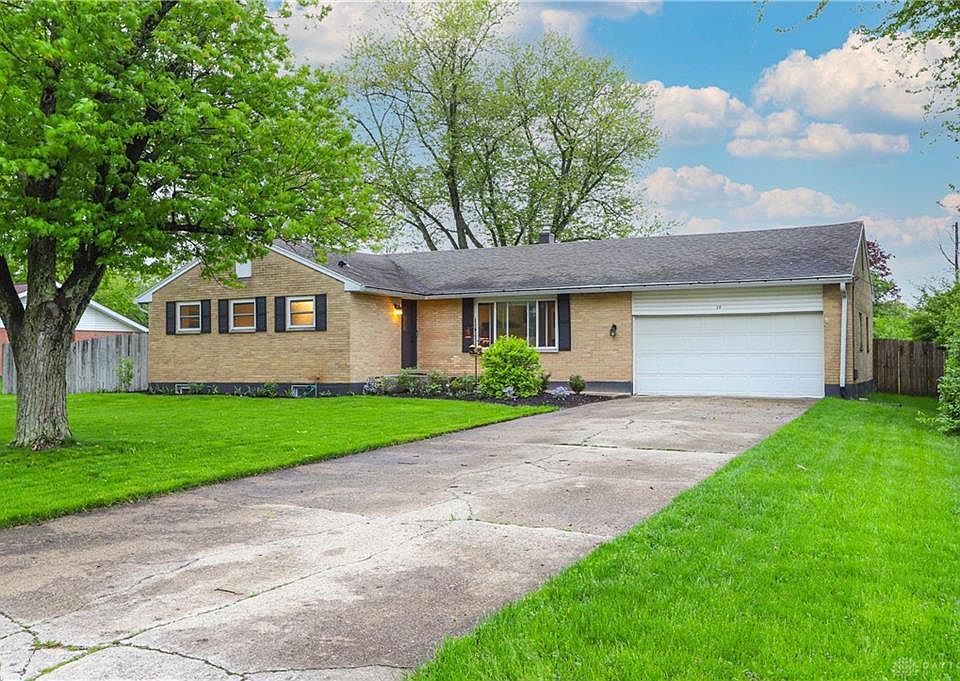 1st image of 35 Fernwald Dr