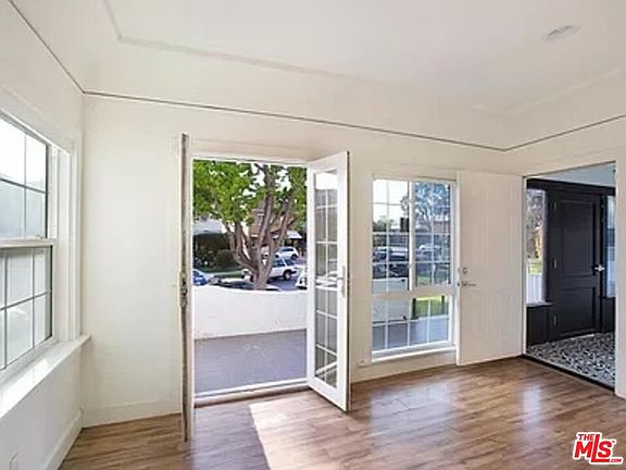 4th image of 1014 S Orange Dr