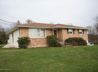 126 Koehler Hill Rd, Jermyn, PA 18433