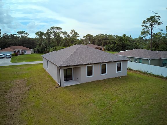3rd image of 8056 Sherwood Cir